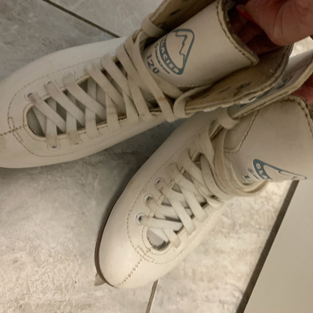 Jackson Glacier 120 figure skates